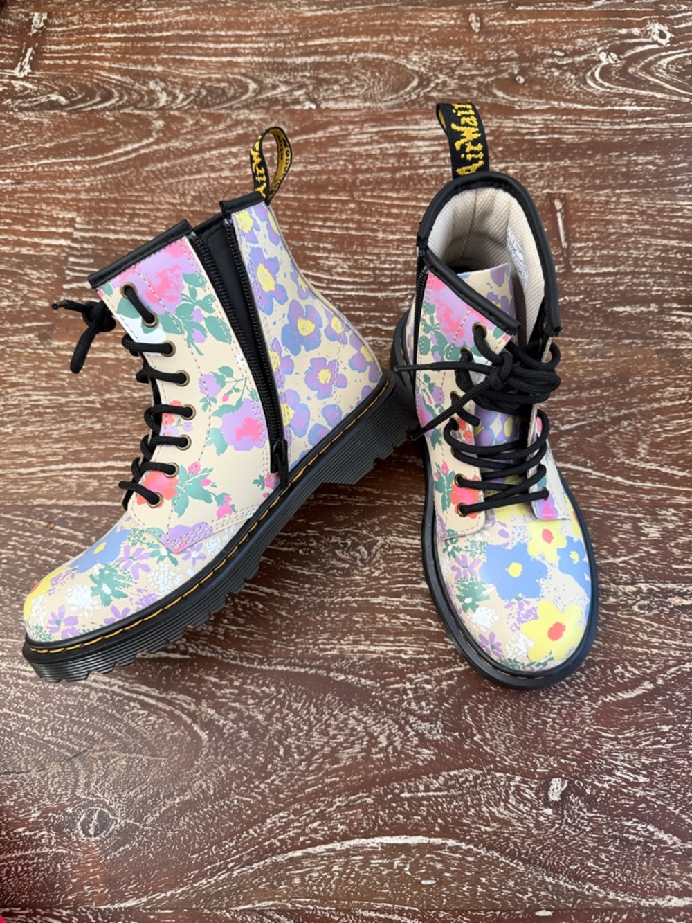 Dr. Martens Kids Floral Lace-Up Boots - Pastel Multicolor